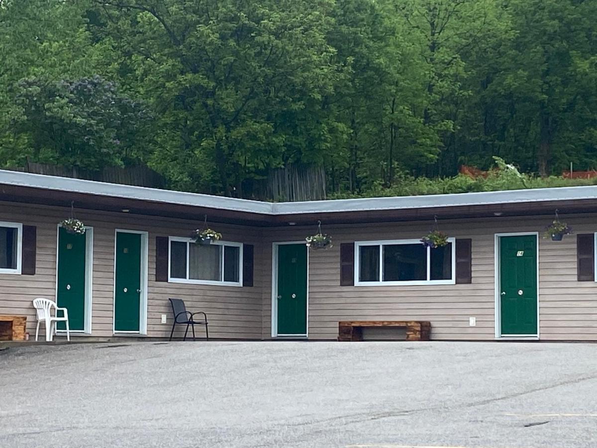 Silver Maple Motel Haliburton Esterno foto